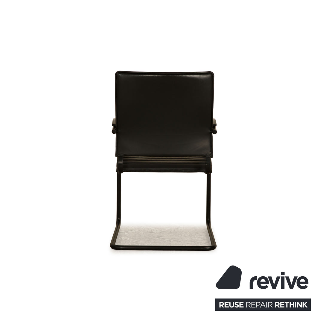 Lot de 4 chaises Thonet S 74 en cuir noir Vintage