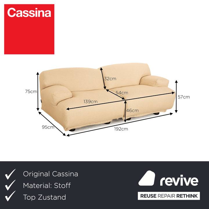 Canapé deux places en tissu crème Cassina Fiandra retapissé
