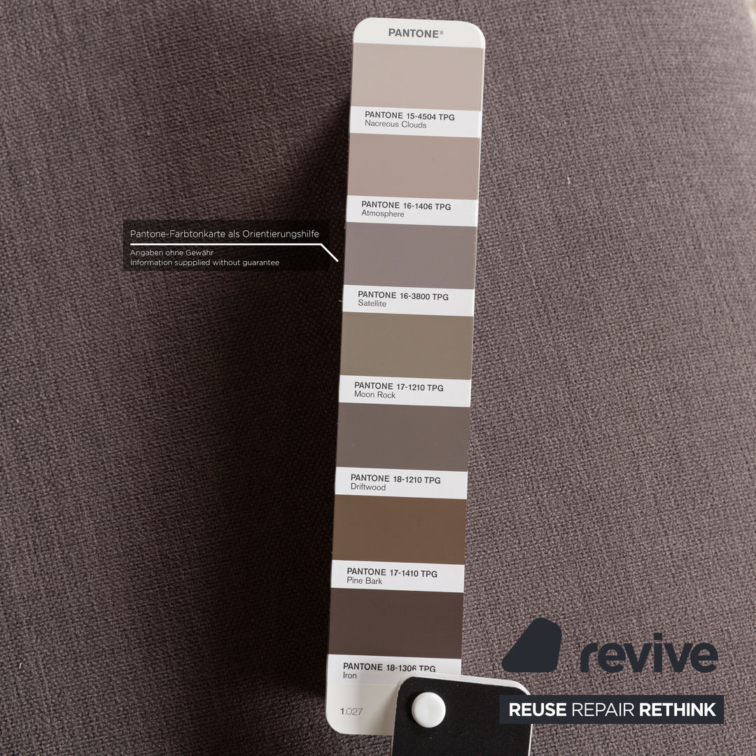 Canapé trois places en tissu gris Cassina Met 250, retapissé