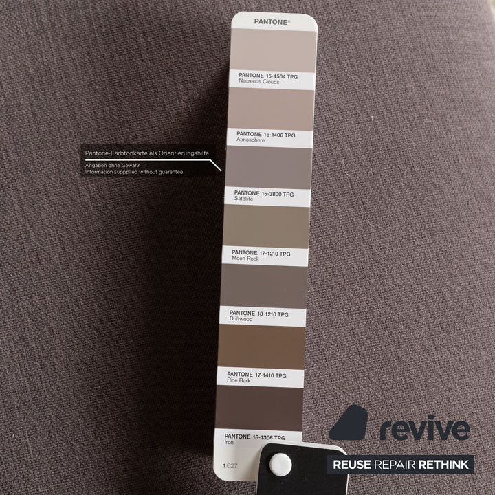 Canapé trois places en tissu gris Cassina Met 250, retapissé