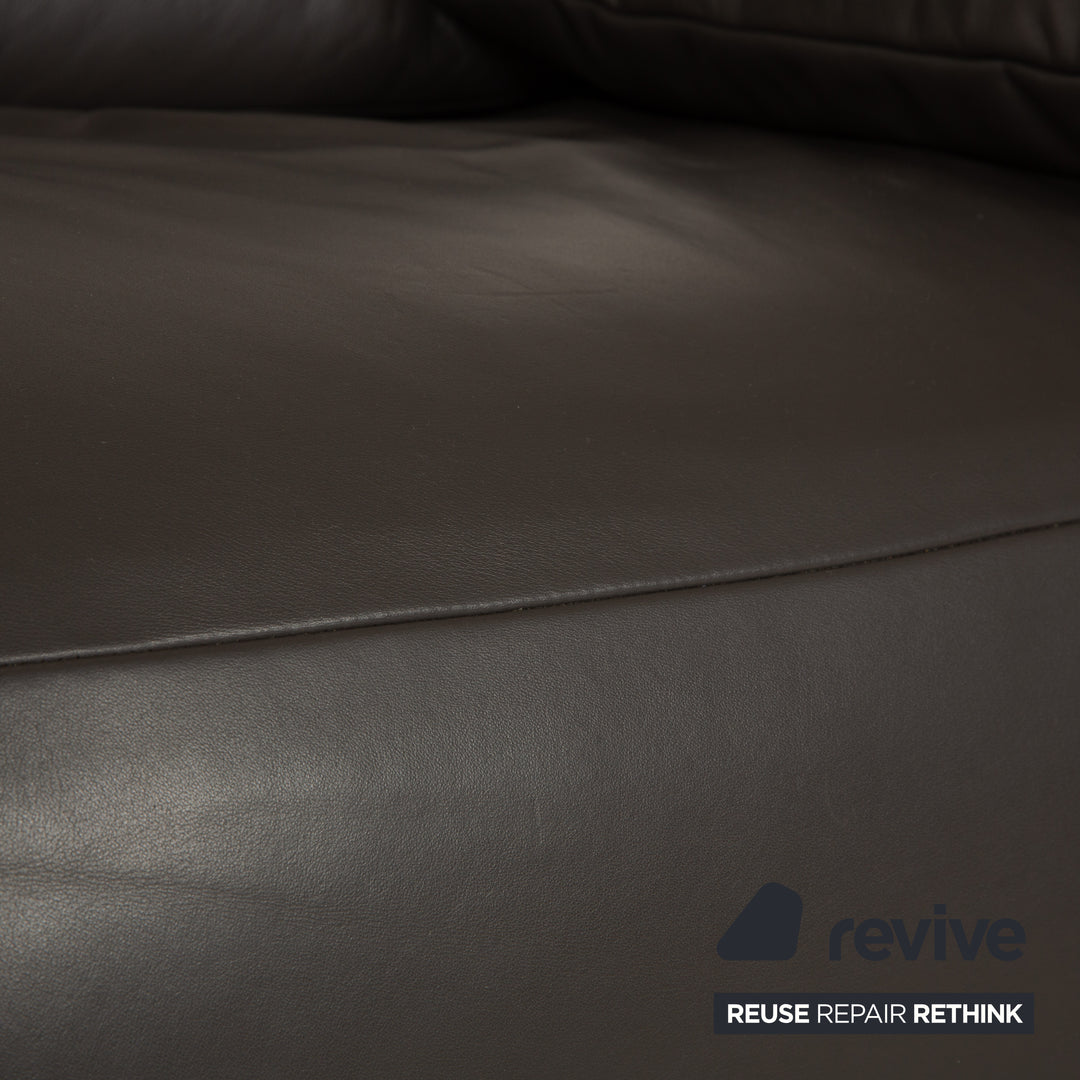 Canapé deux places en cuir gris foncé avec fonction électrique Koinor Free Motion Edit 1