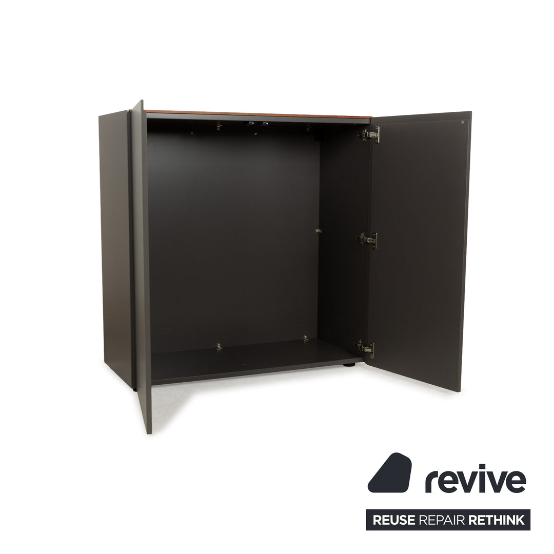 Buffet en bois Rolf Benz Stretto avec portes d'armoire grises