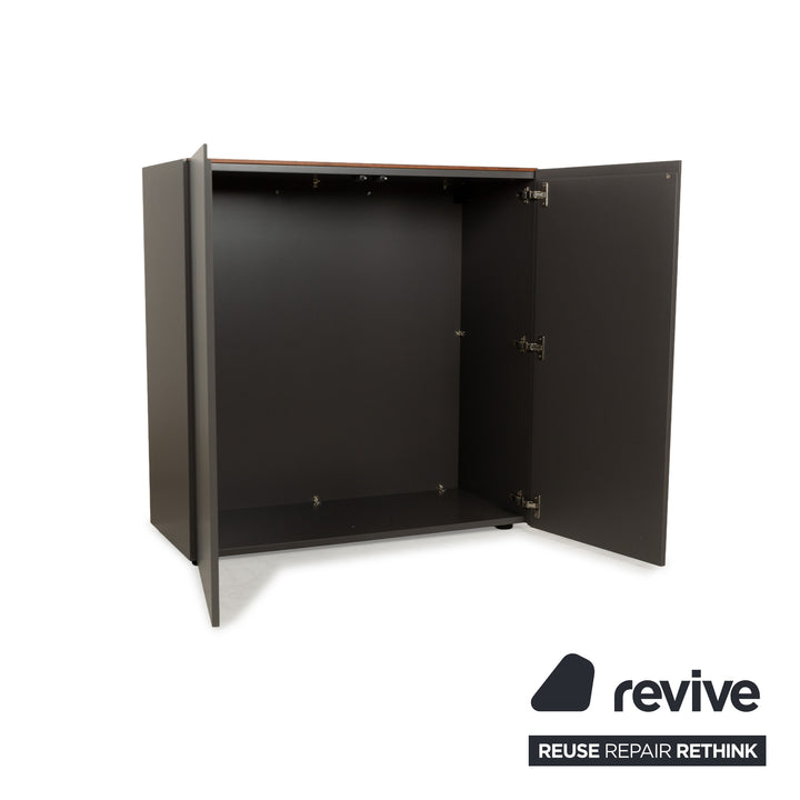 Buffet en bois Rolf Benz Stretto avec portes d'armoire grises