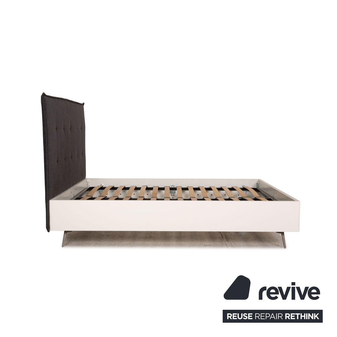 BoConcept Lugano Stoff Bett Grau Doppelbett