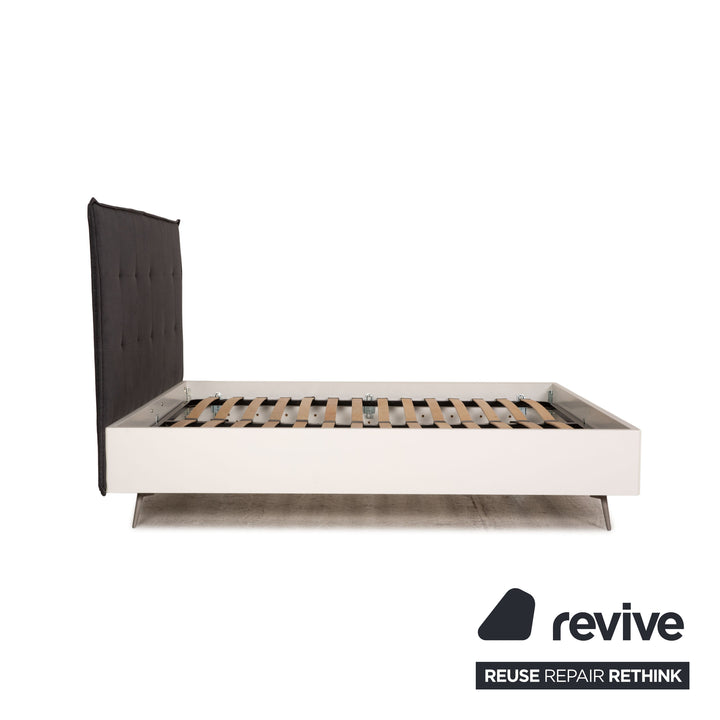BoConcept Lugano Stoff Bett Grau Doppelbett