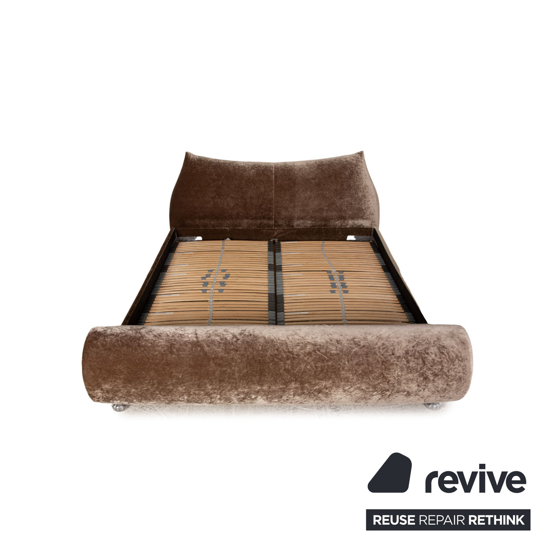 Bretz Gaudi Samt Bett Braun Doppelbett