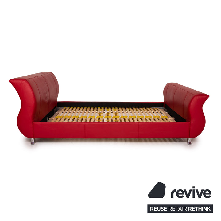 Lit double Bretz Moon cuir rouge lit 160x200cm