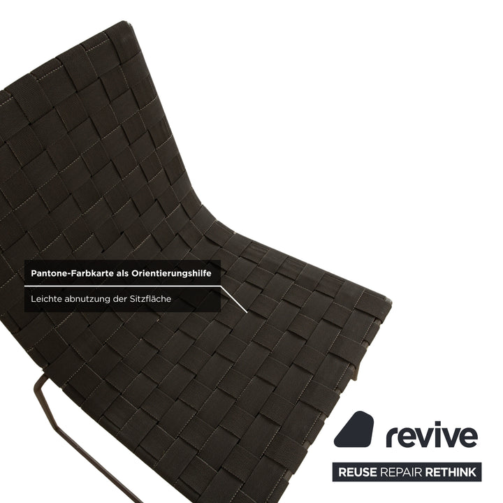 Ensemble de 4 chaises en métal Andreu World Trenza, brun anthracite, avec accoudoirs