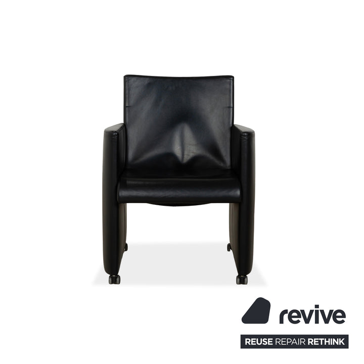 Lot de 4 chaises Artanova en cuir noir avec roulettes