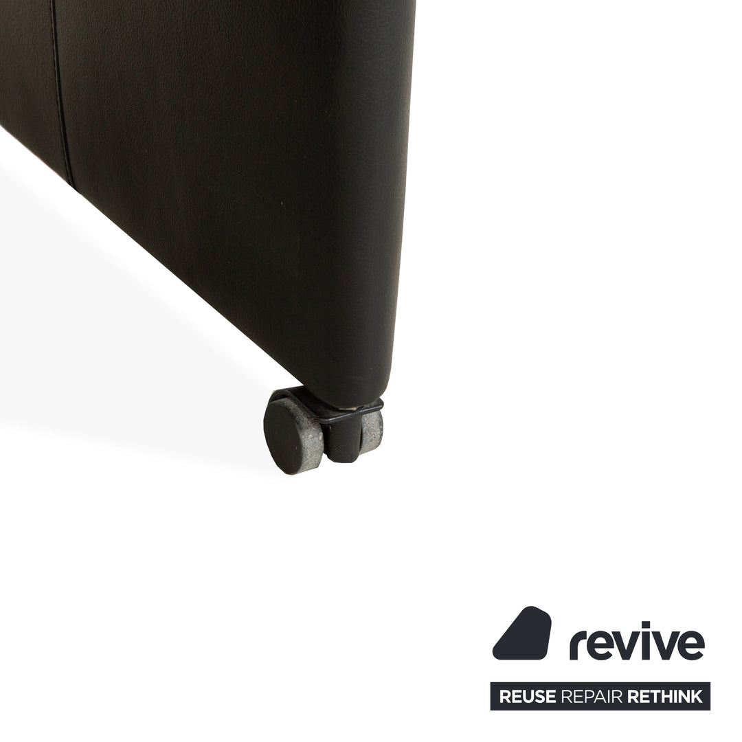 Lot de 4 chaises Artanova en cuir noir avec roulettes