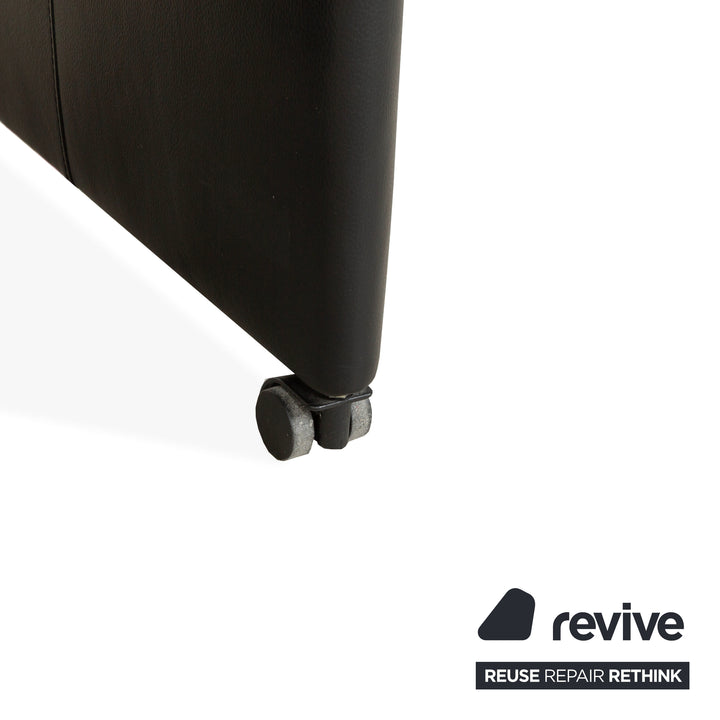 Lot de 4 chaises Artanova en cuir noir avec roulettes