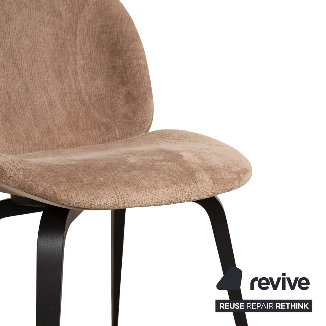 Lot de 4 Gubi Beetle Chair BAT tissu marron gris beige