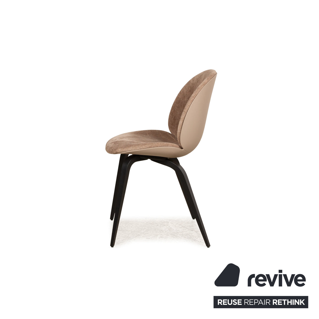 Lot de 4 Gubi Beetle Chair BAT tissu marron gris beige