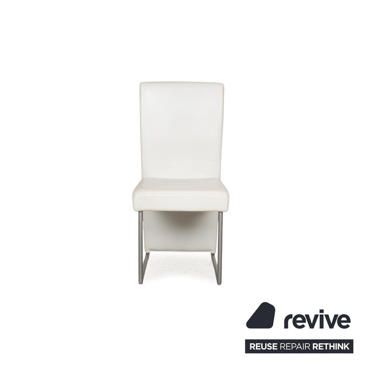 Lot de 4 chaises en cuir Rolf Benz 7400 blanches salle à manger