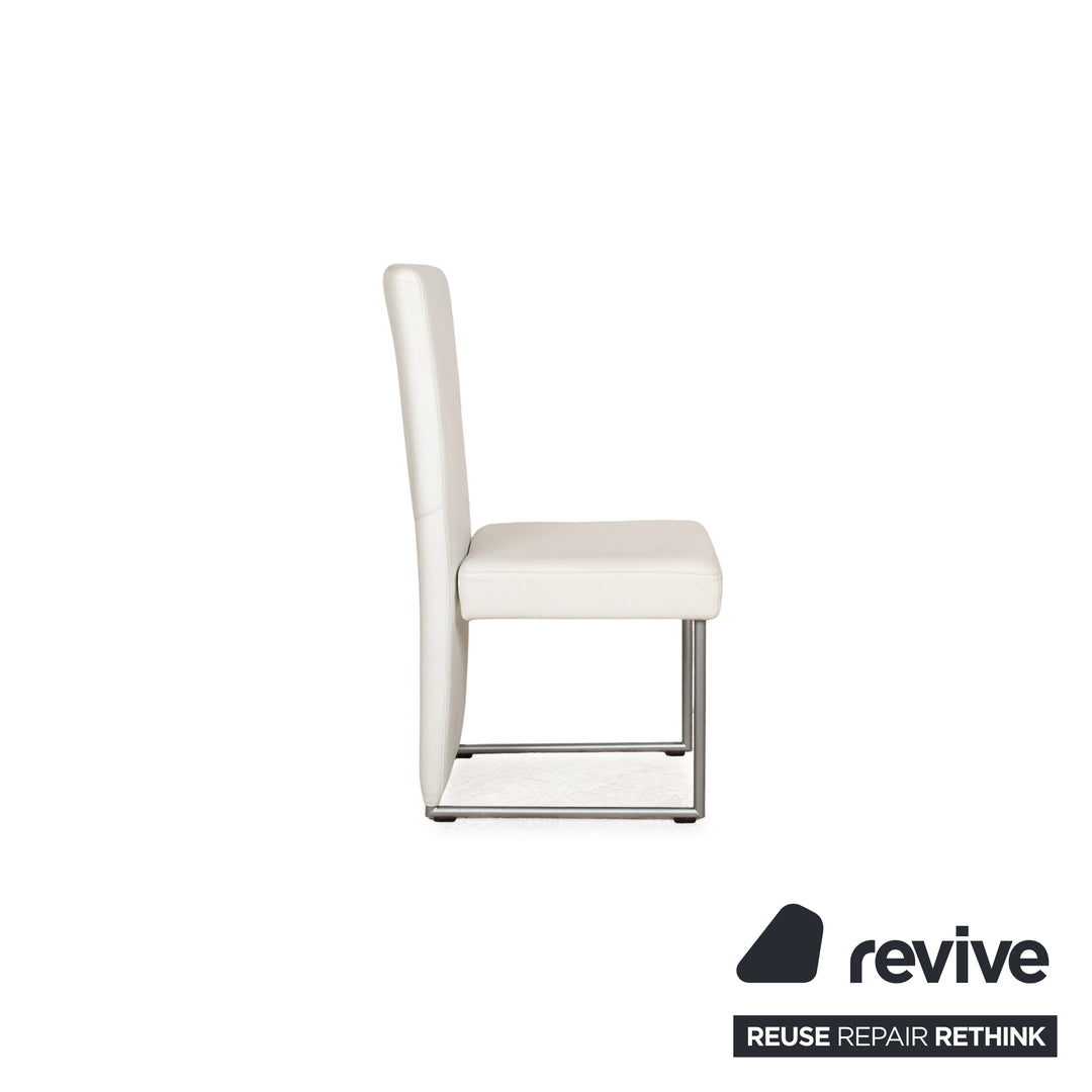 Lot de 4 chaises en cuir Rolf Benz 7400 blanches salle à manger