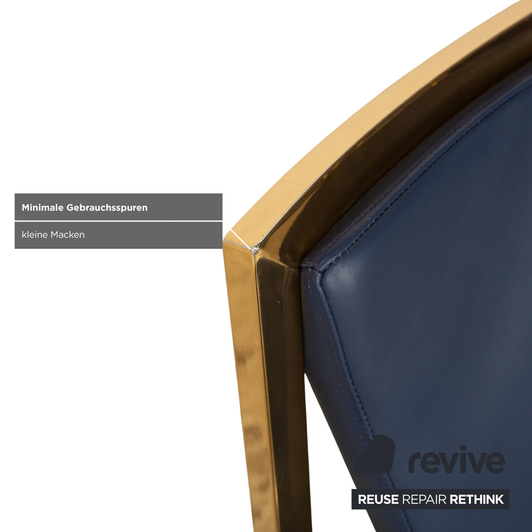 Lot de 4 chaises Ronald Schmitt en cuir bleu métal doré