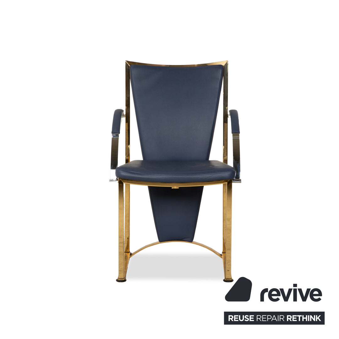 Lot de 4 chaises Ronald Schmitt en cuir bleu métal doré