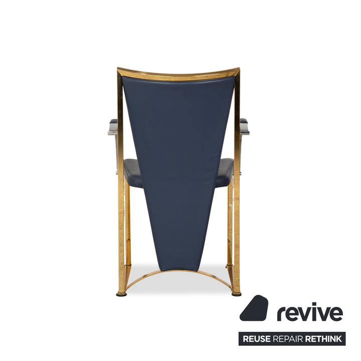 Lot de 4 chaises Ronald Schmitt en cuir bleu métal doré