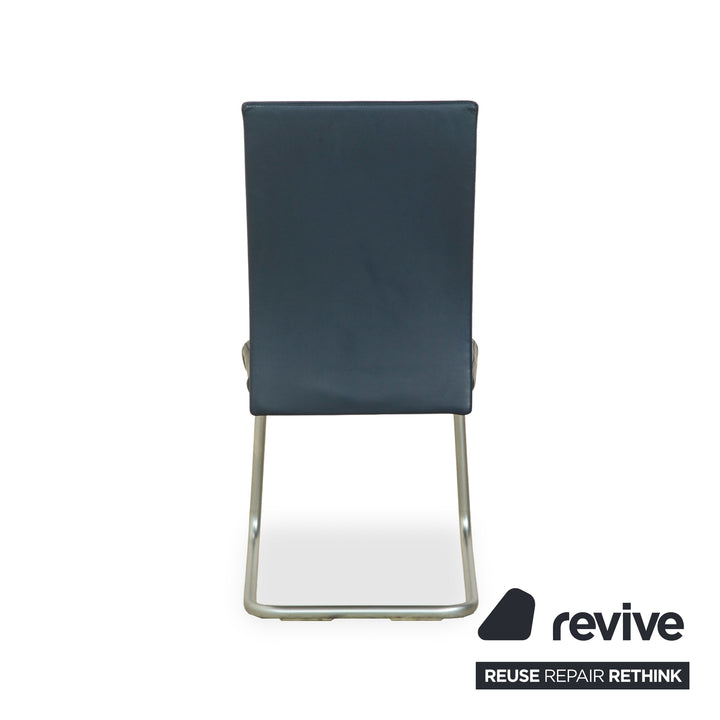 Ensemble de 4 chaises cantilever en cuir Ronald Schmitt, bleu et bleu marine