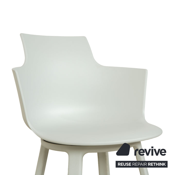 Lot de 4 chaises pivotantes Varier Social Turn Winter White en plastique blanc par Snøhetta