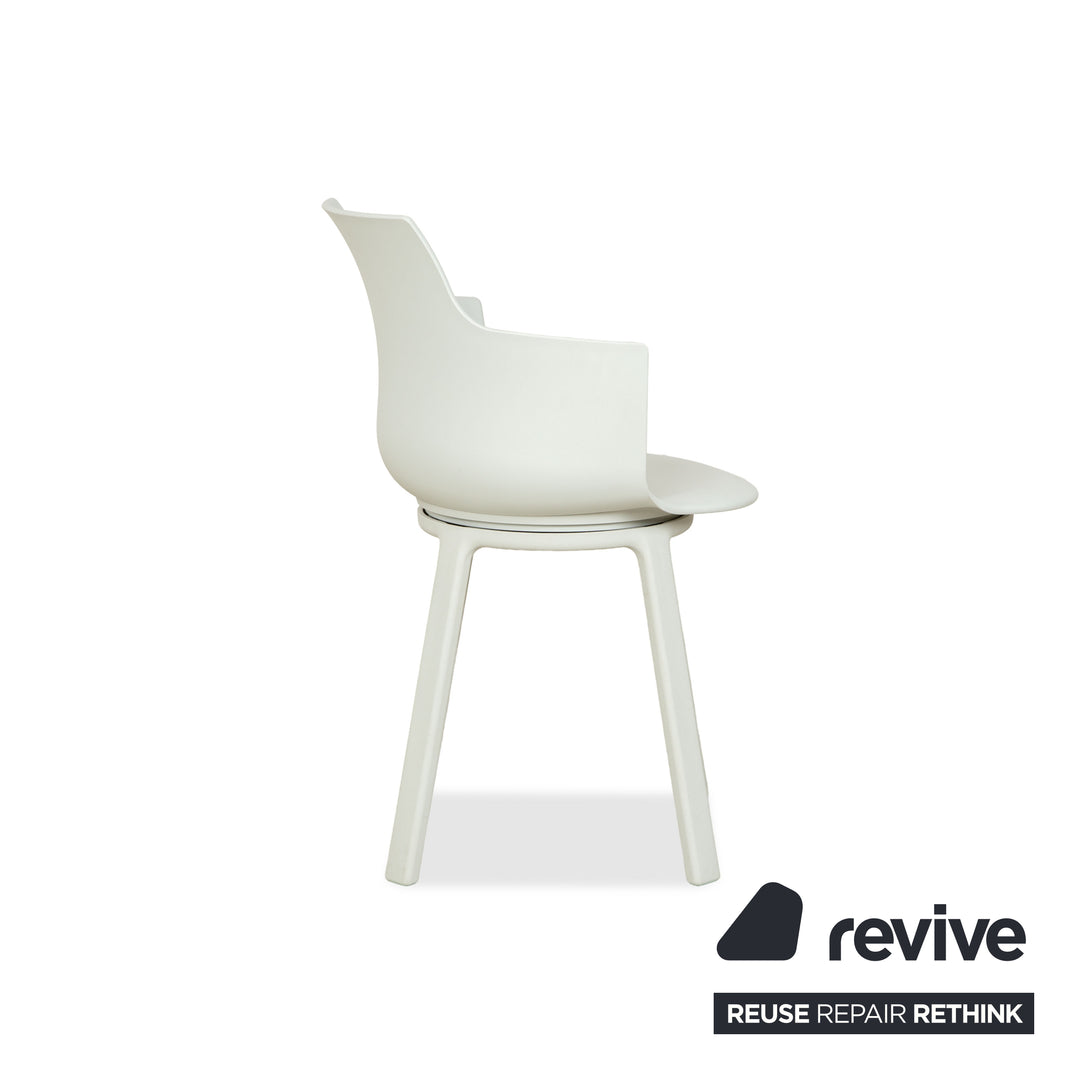 Lot de 4 chaises pivotantes Varier Social Turn Winter White en plastique blanc par Snøhetta