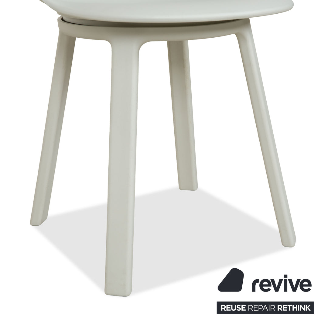 Lot de 4 chaises pivotantes Varier Social Turn Winter White en plastique blanc par Snøhetta