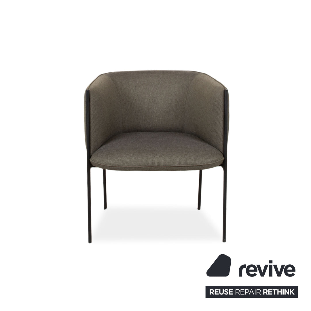 Ensemble de 4 chaises Wendelbo Sepal, tissu : laine, gris Fiord de Kvadrat, structure : acier noir, Luca Nichetto