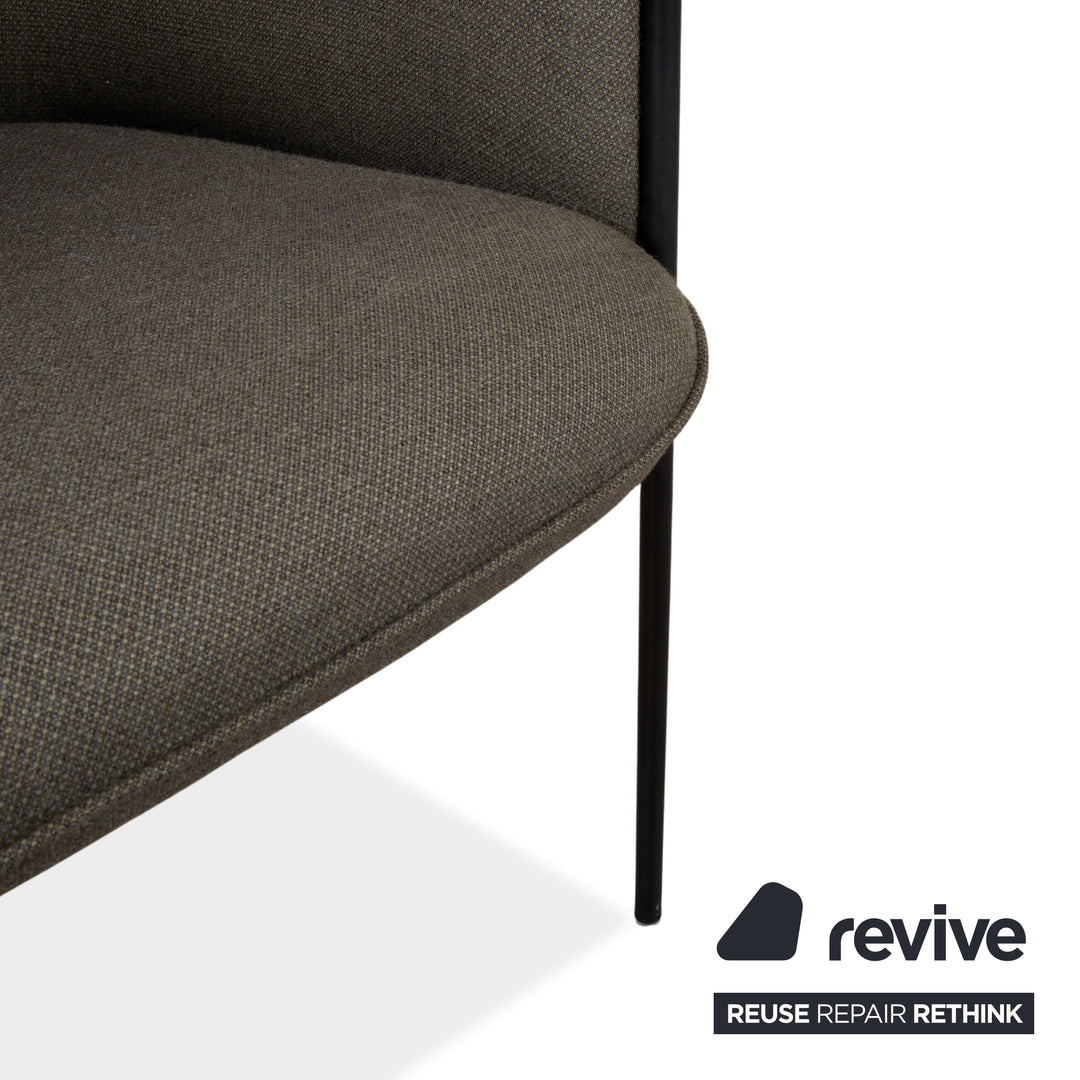 Ensemble de 4 chaises Wendelbo Sepal, tissu : laine, gris Fiord de Kvadrat, structure : acier noir, Luca Nichetto