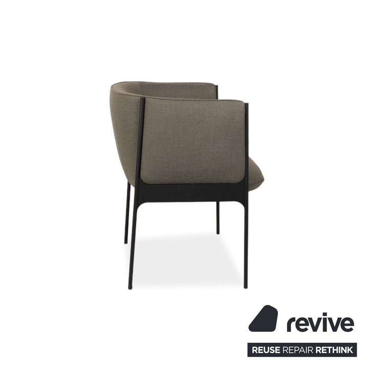 Ensemble de 4 chaises Wendelbo Sepal, tissu : laine, gris Fiord de Kvadrat, structure : acier noir, Luca Nichetto