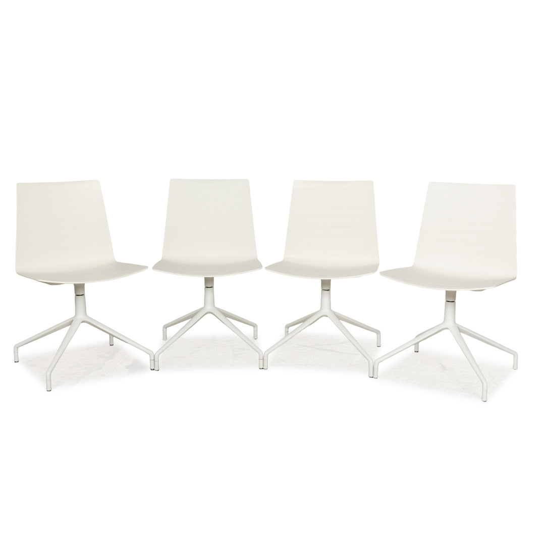 Ensemble de chaises 4 places Andreu World en plastique blanc crème avec fonction manuelle