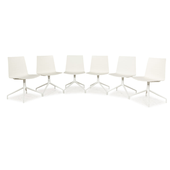 Lot de 6 chaises plastique Andreu World blanc crème fonction manuelle
