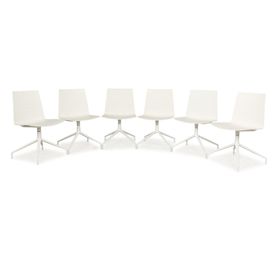 Lot de 6 chaises plastique Andreu World blanc crème fonction manuelle
