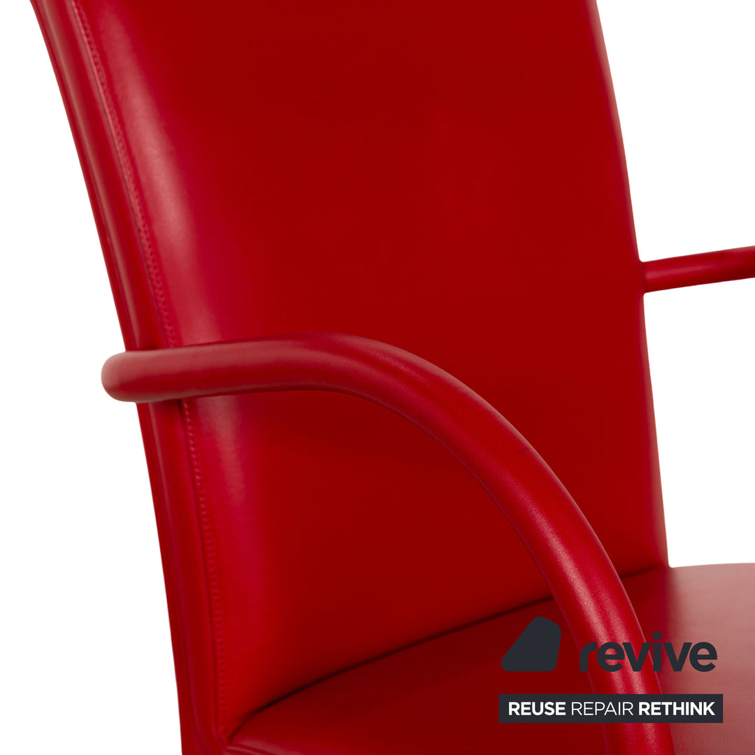 Ensemble de 6 chaises en cuir Poltrona Frau Vittoria rouge avec accoudoirs salle à manger