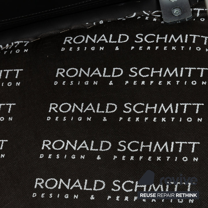 Lot de 6 chaises en cuir noir Ronald Schmitt