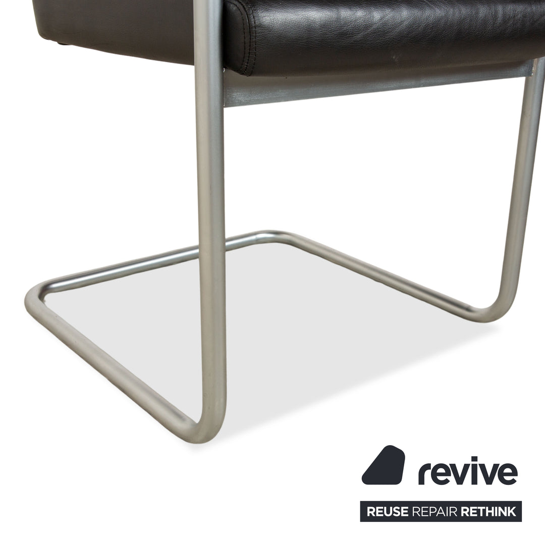 Ensemble de 6 fauteuils de salle à manger Ronald Schmitt RST 16 en cuir noir
