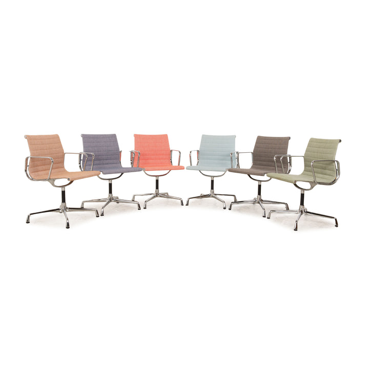 Lot de 6 Vitra Aluminium Chair EA 104 avec accoudoirs bleu, rouge, bleu glacier, gris, nude, menthe - ivoire