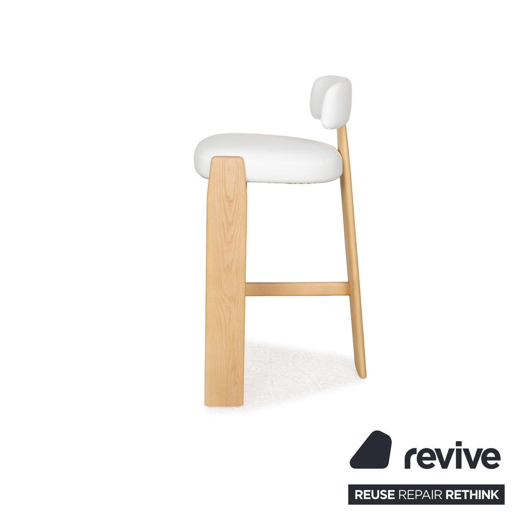 Andreu World Oru Leder Holz Stuhl Weiß Braun Hocker Barhocker