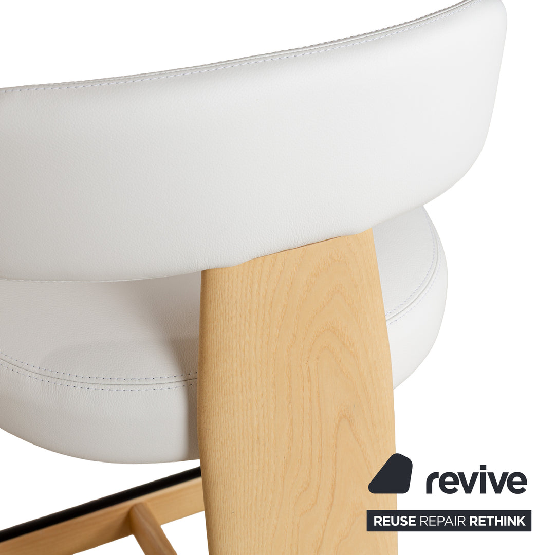 Andreu World Oru Leder Holz Stuhl Weiß Braun Hocker Barhocker