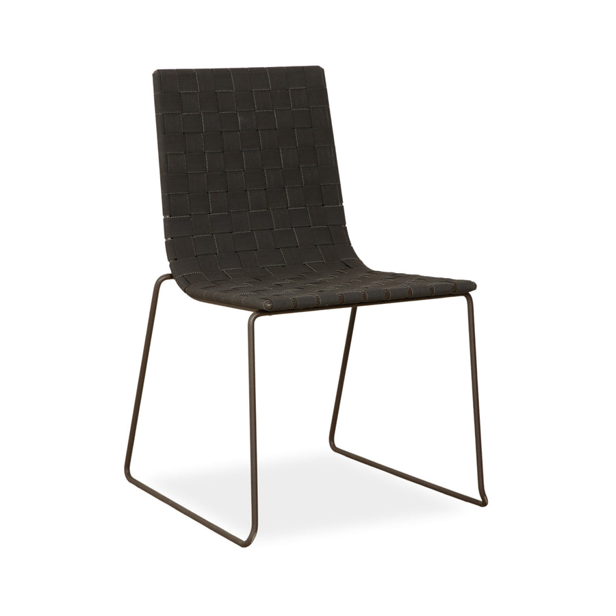 Chaise en métal Andreu World Trenza, gris foncé, anthracite, osier marron