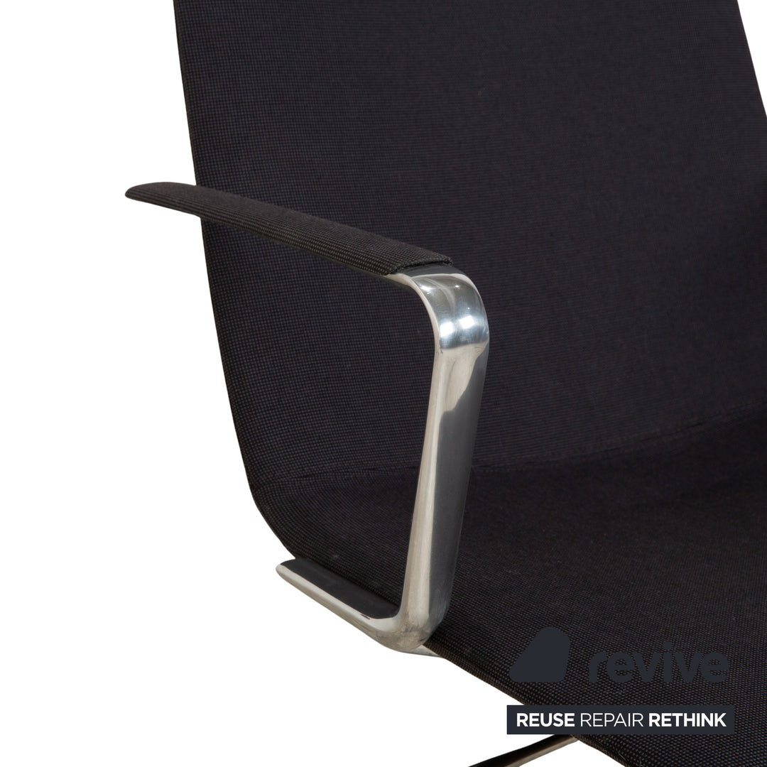 Arper Catifa 46 Stoff Sessel inkl. Hocker Dunkelgrau Blau manuelle Funktion