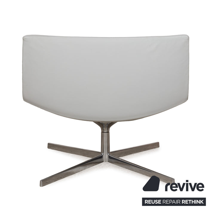Fauteuil pivotant Arper Catifa 80 en cuir bleu-gris bleu clair