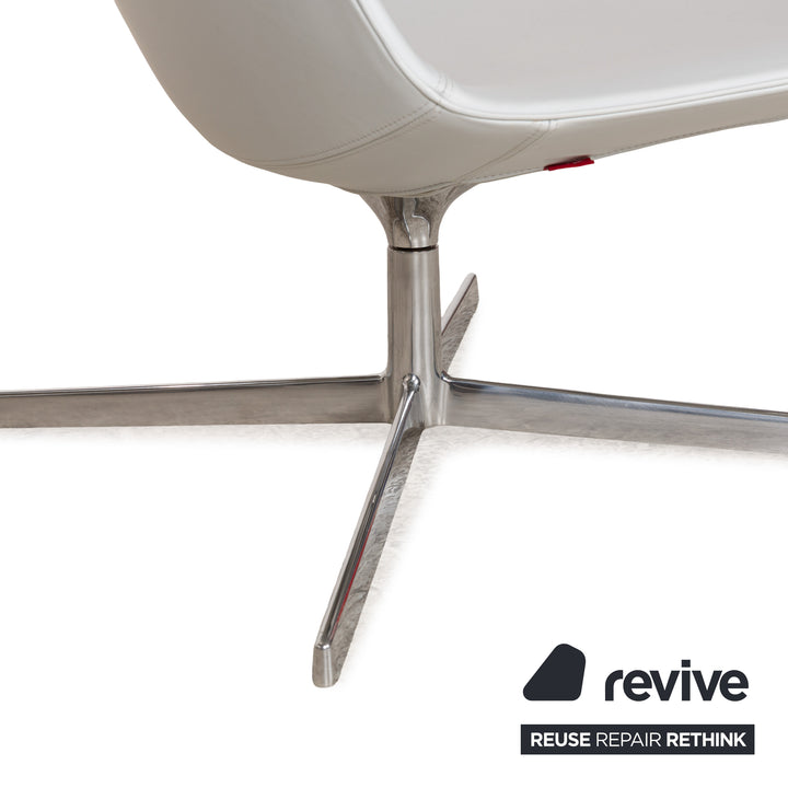 Fauteuil pivotant Arper Catifa 80 en cuir bleu-gris bleu clair