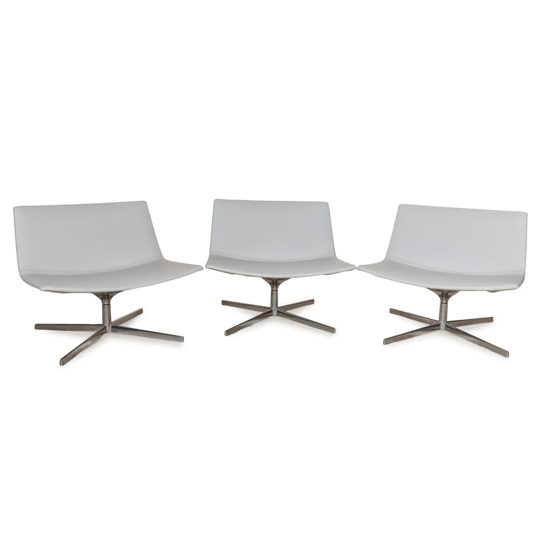 Ensemble de fauteuils pivotants en cuir Arper Catifa 80 bleu-gris bleu clair