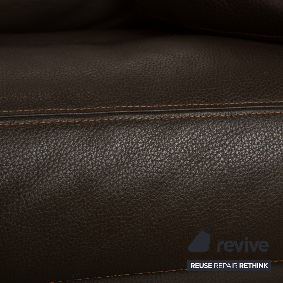 Canapé quatre places en cuir marron foncé Artanova Medea