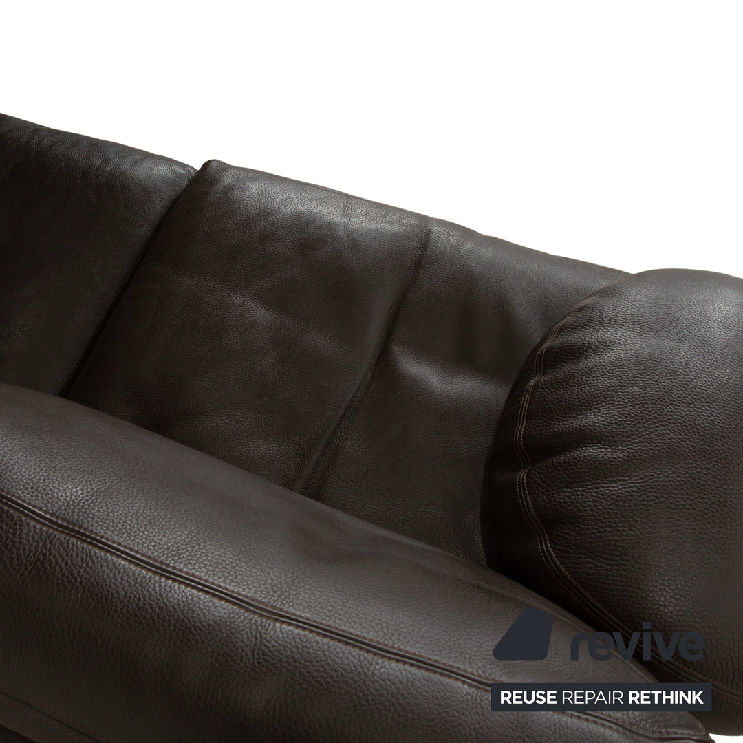 Canapé quatre places en cuir marron foncé Artanova Medea