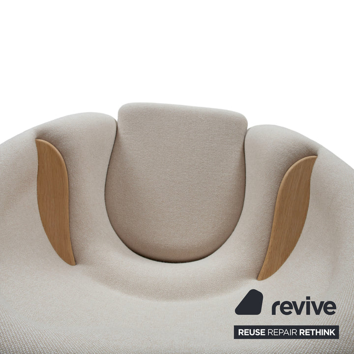 Audo Copenhagen Oda Stoff Sessel Creme Beige Eierschale inkl. Hocker