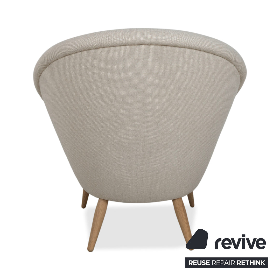 Audo Copenhagen Oda Stoff Sessel Creme Beige Eierschale inkl. Hocker