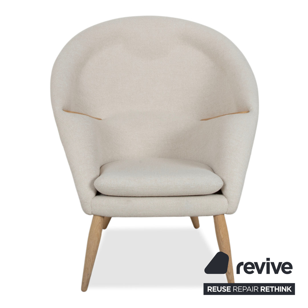 Audo Copenhagen Oda Stoff Sessel Creme Beige Eierschale inkl. Hocker