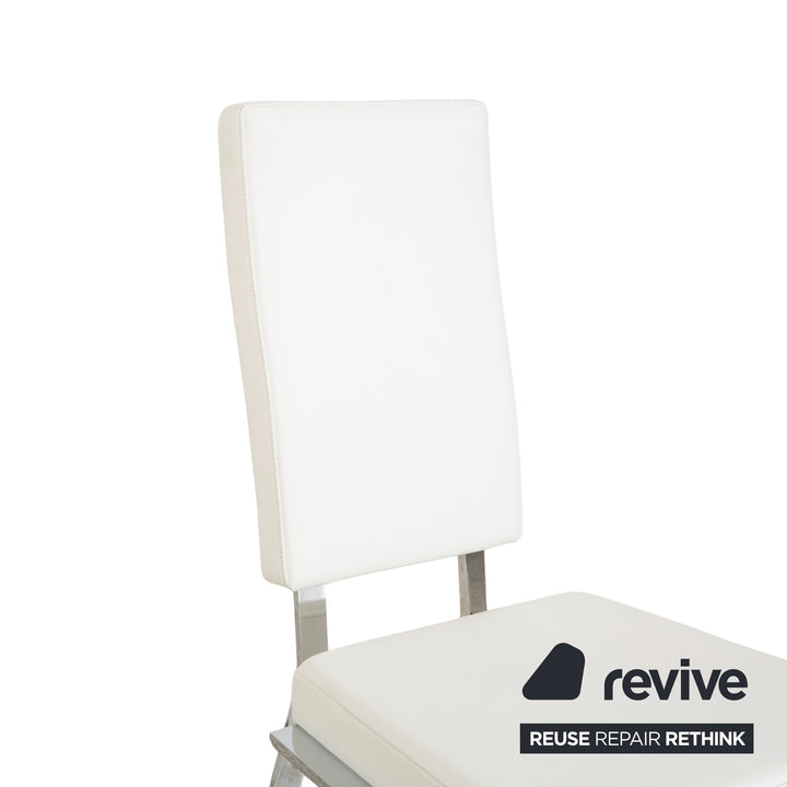 Ensemble de salle à manger Bacher en verre et cuir, comprenant une table et 8 chaises, finitions argent chromé, blanc et crème.