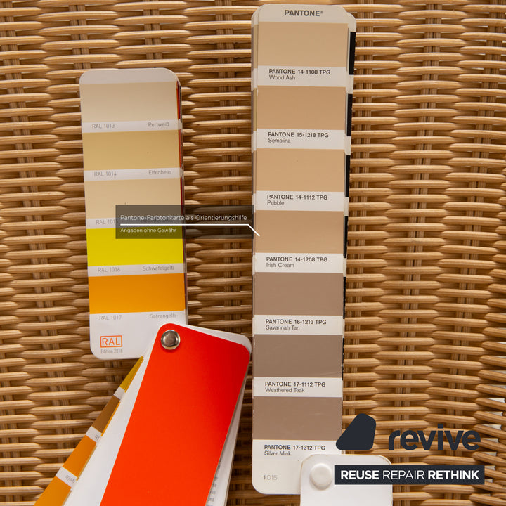 Chaise en bois tresse marron structure métal Bauhaus